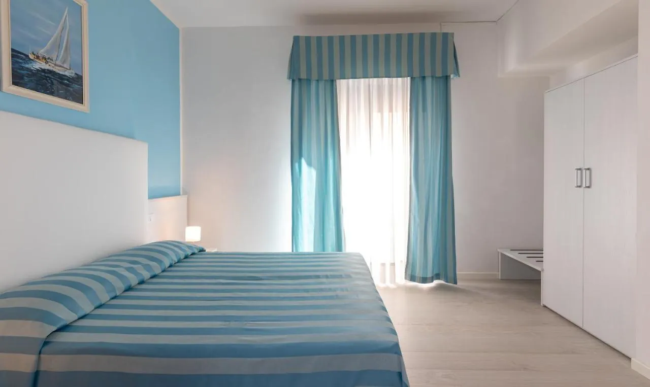 Hotel Paolina Τζεσόλο Λίντο 2*,  Ιταλία